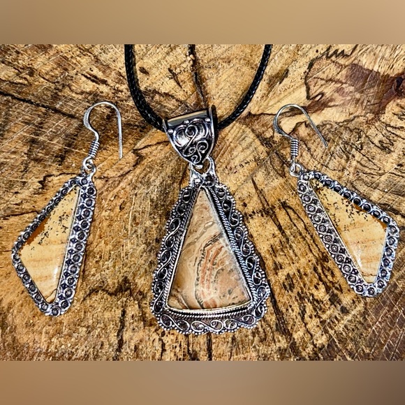 Picture Jasper Pendant & Earrings - Picture 1 of 7
